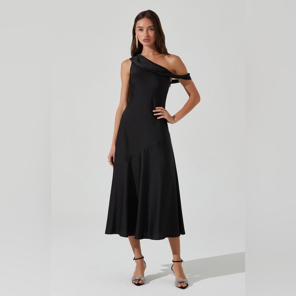 ASTR The Label Orissa Satin Off Shoulder Dress - Picture 4 of 9